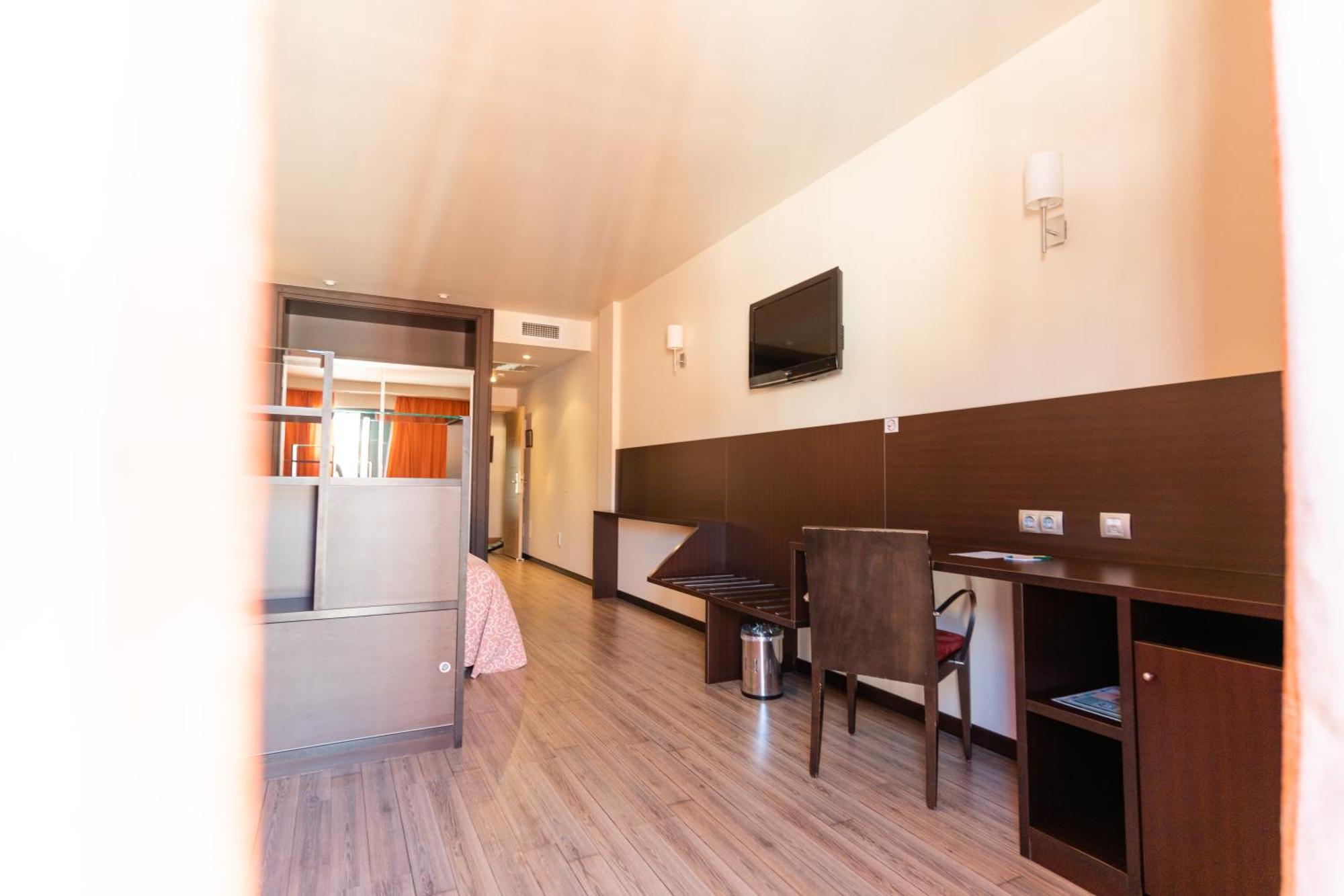 Hotel Loar フェレリエス エクステリア 写真